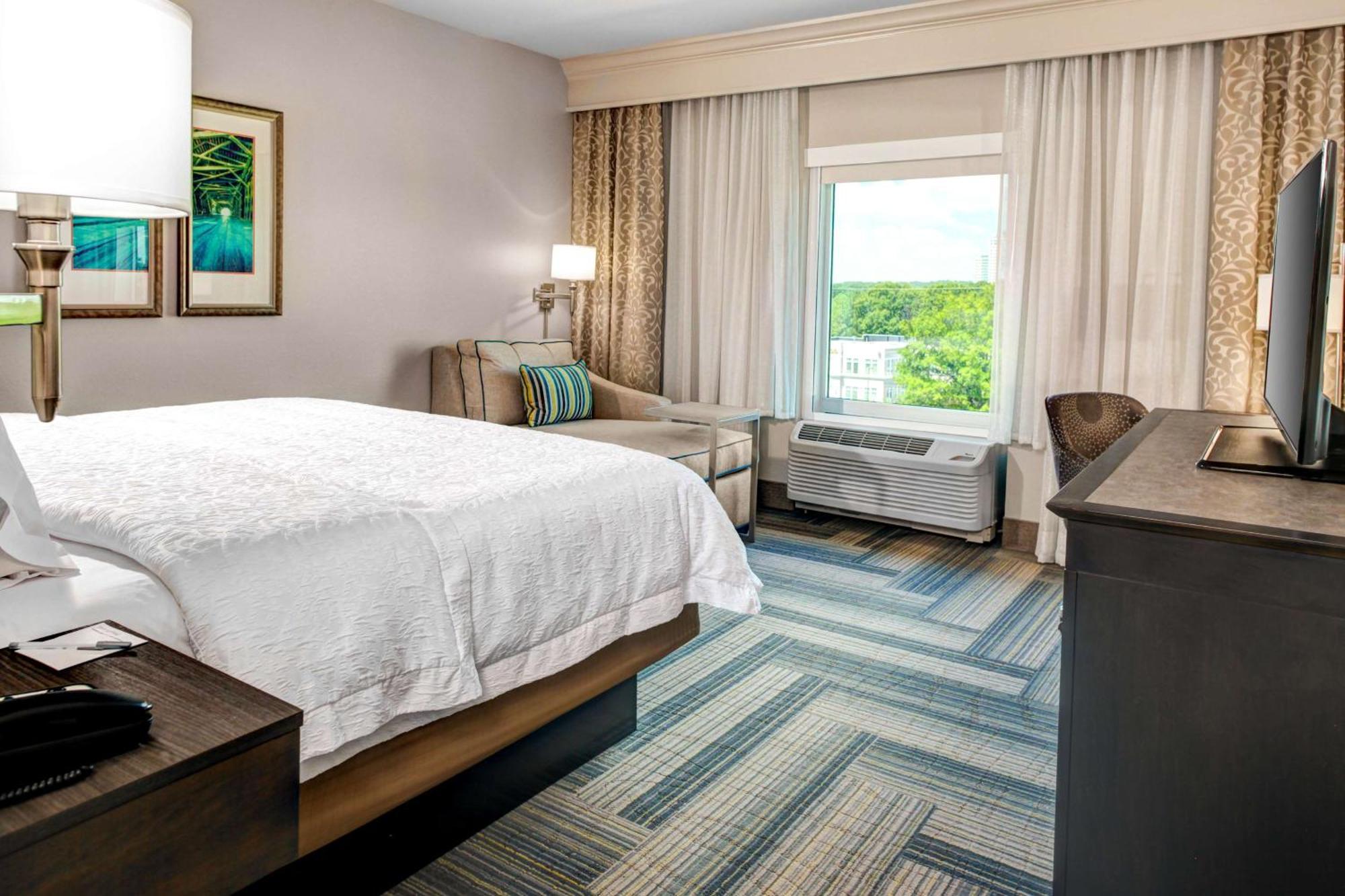 Hampton Inn & Suites By Hilton Atlanta Perimeter Данвуди Экстерьер фото