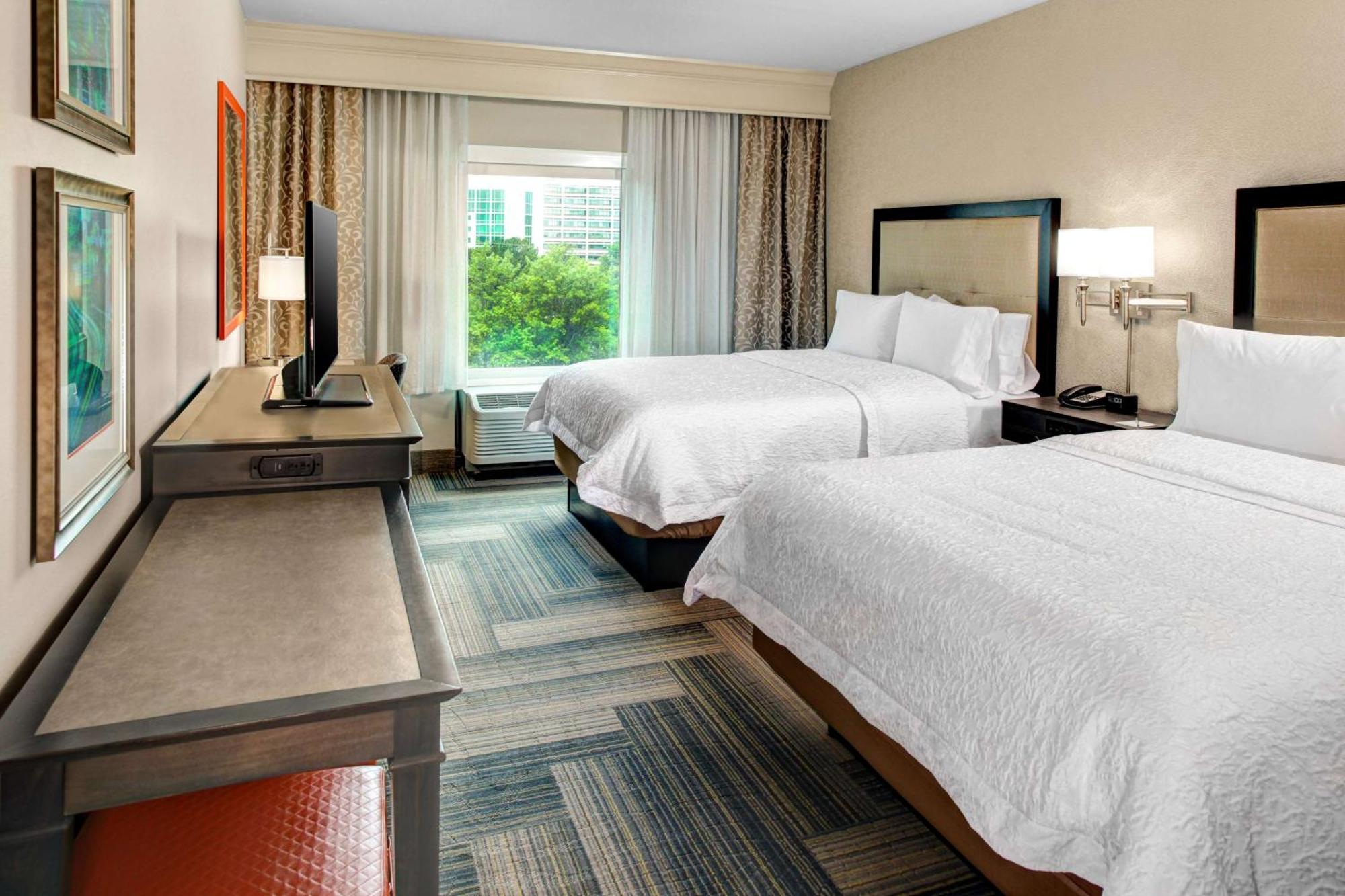 Hampton Inn & Suites By Hilton Atlanta Perimeter Данвуди Экстерьер фото