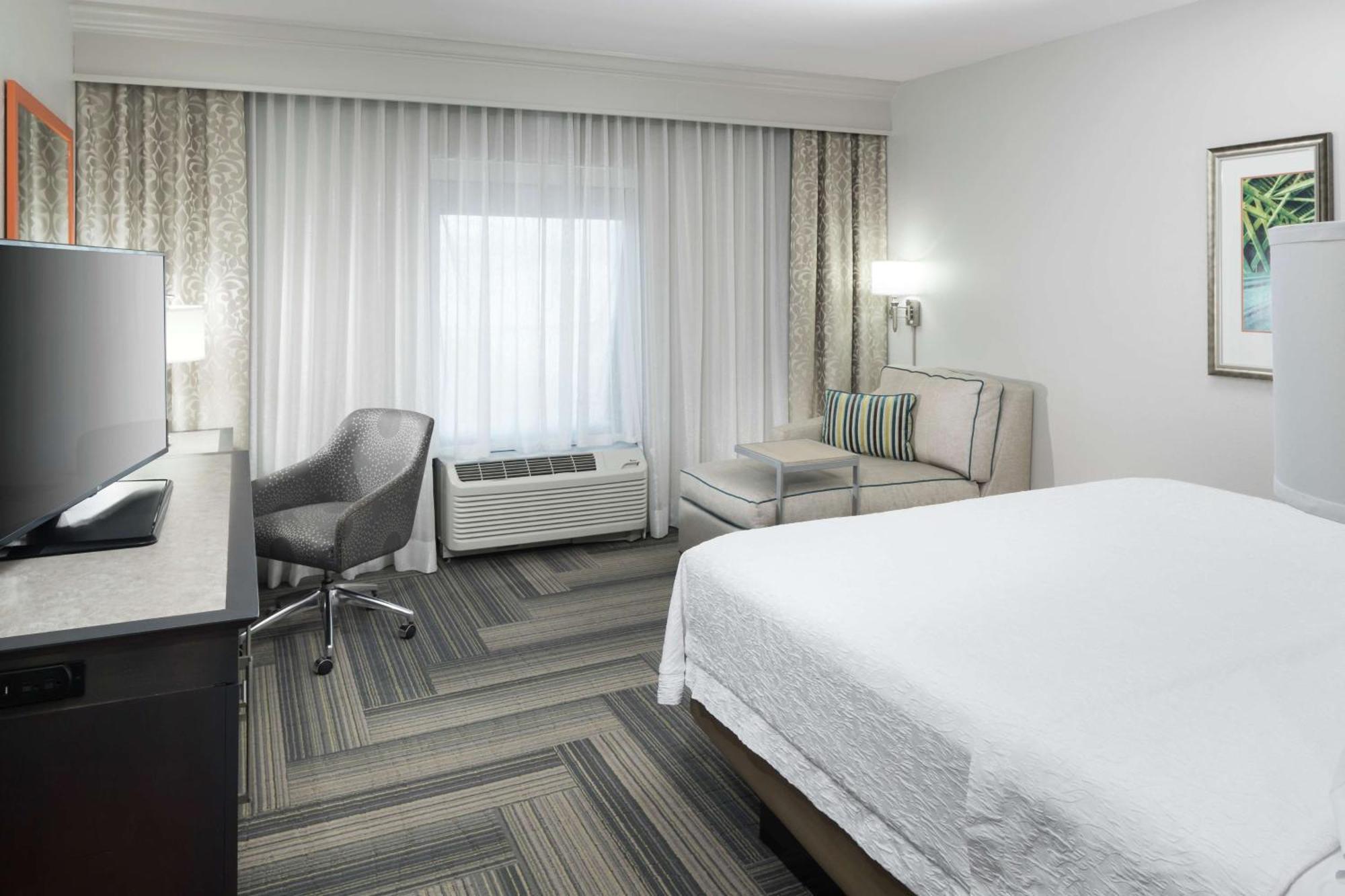 Hampton Inn & Suites By Hilton Atlanta Perimeter Данвуди Экстерьер фото