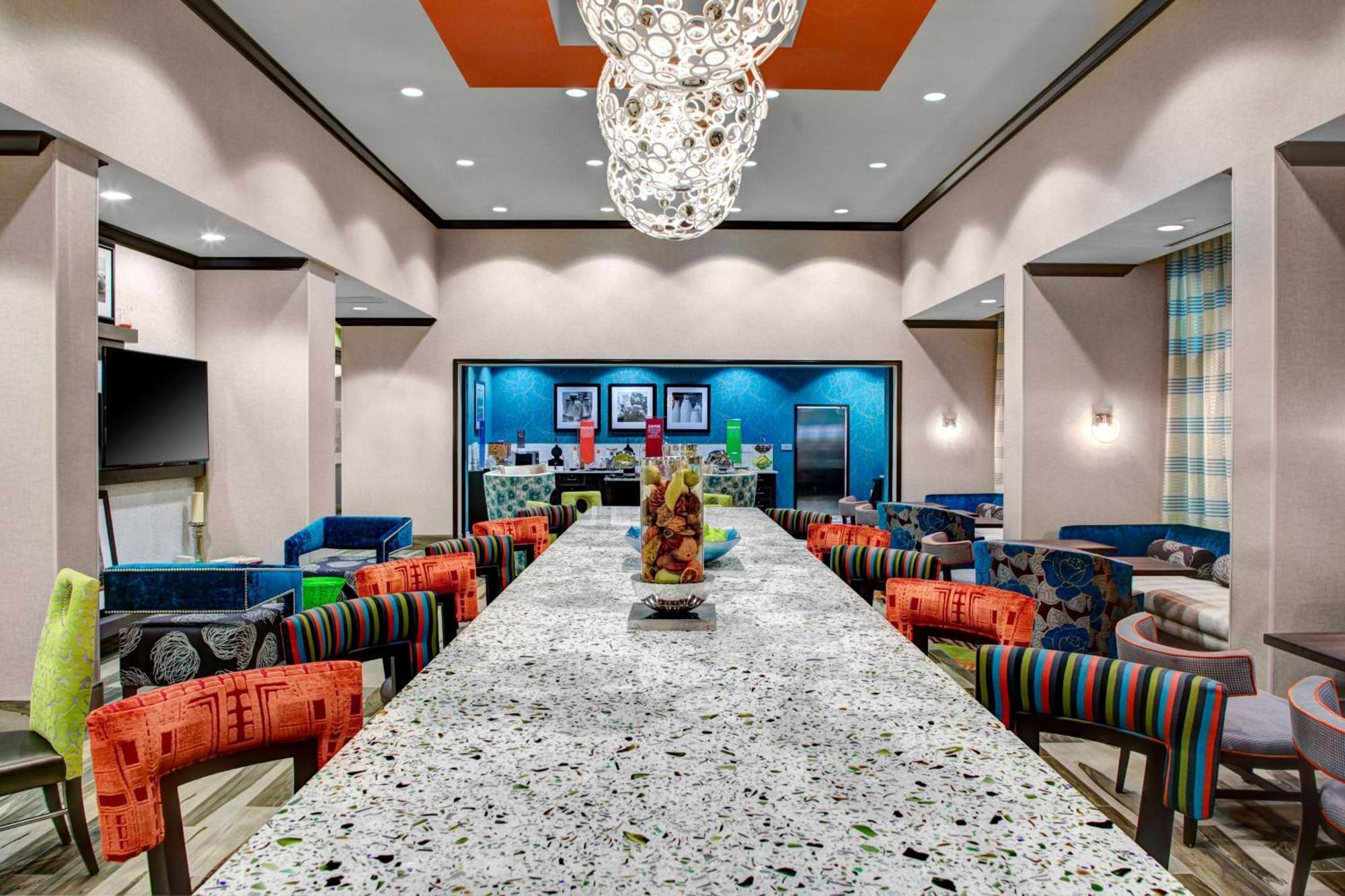 Hampton Inn & Suites By Hilton Atlanta Perimeter Данвуди Экстерьер фото
